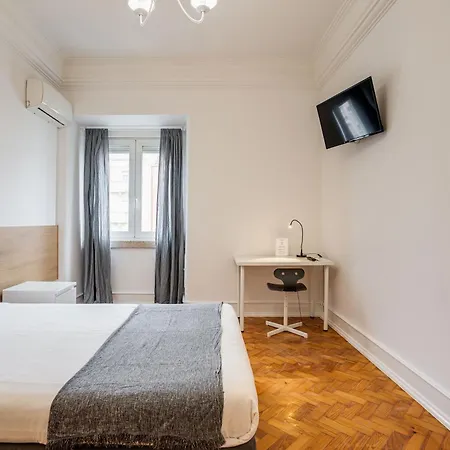Home Out Rooms & Apartments-2